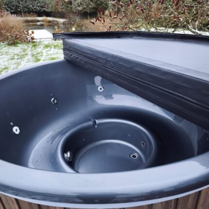 Hot tub manufacturer and wholesale europe