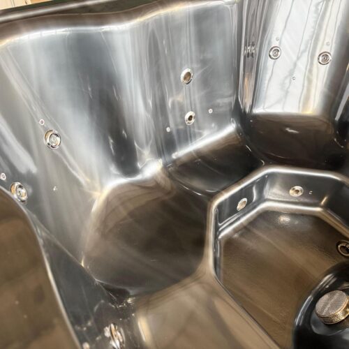 Premium square hot tub with hydro and air massage